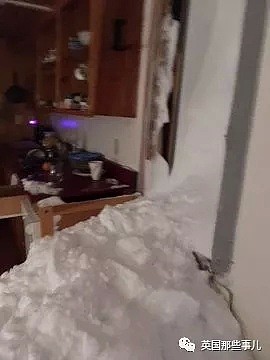 一夜之间全城大雪整个埋掉..打开家门连天都看不到！加拿大这场雪厉害了...（组图） - 59