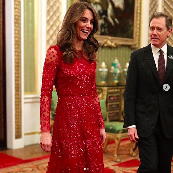 凯特王妃大红袍上线，正式接管梅根业务，威廉王子展现国王气场
