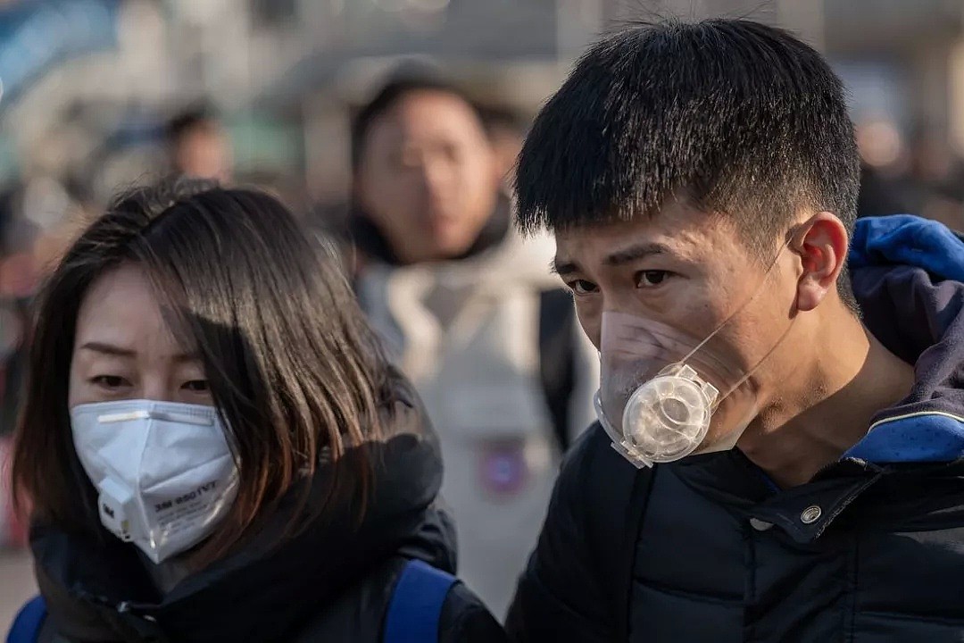 新冠肺炎升级，死亡人数激增！已关闭海陆空，世卫狂赞中国！有华人1人疯抢500个口罩...（组图） - 26