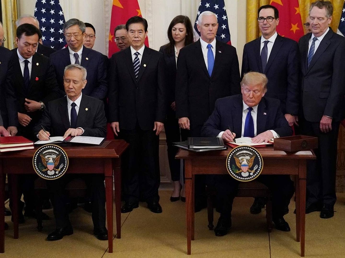 中美贸易战持续了一年多，终于在2020年1月15日迎来转折点，两国正式签署了第一阶段贸易协议。（Reuters）