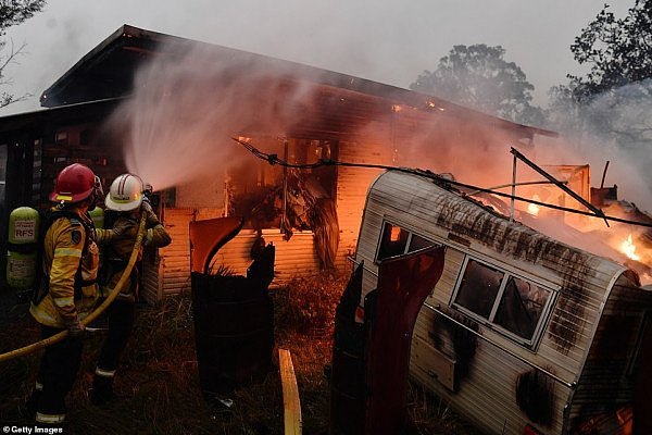 高温强风助燃，山火再度来袭！居民疏散、家园被焚、电力中断，澳小镇损失惨重（视频/组图） - 6
