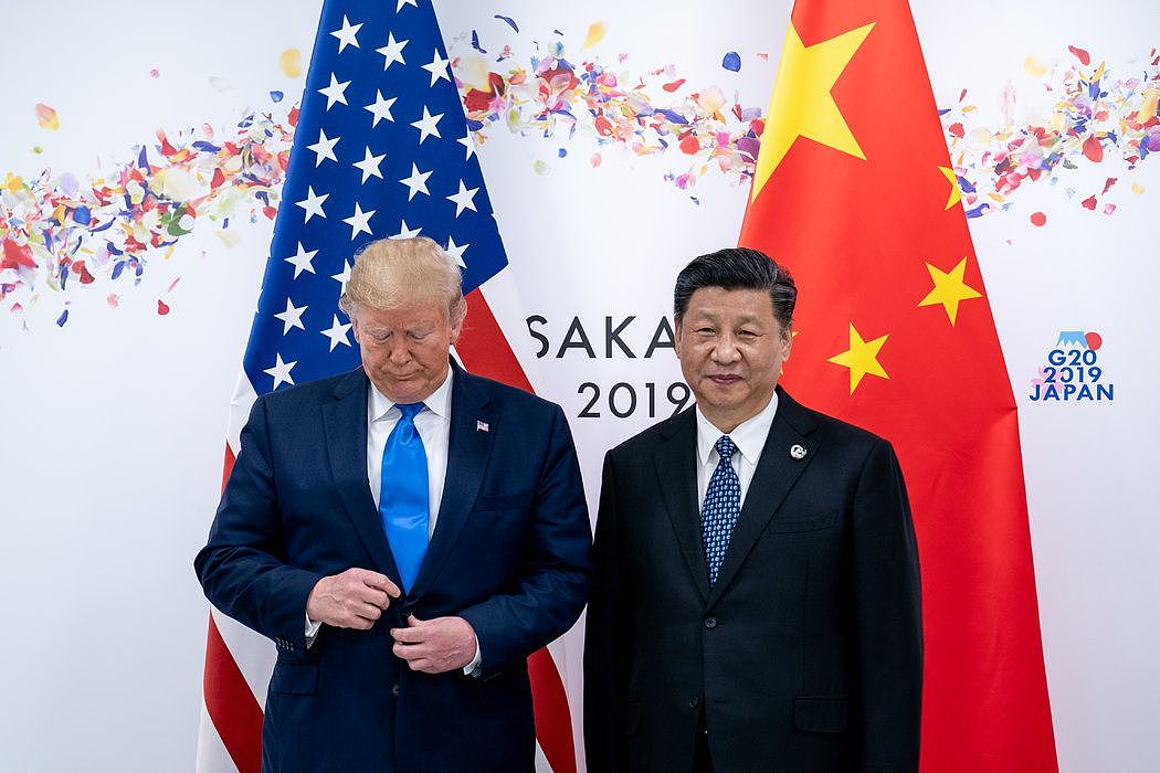 特朗普总统和中国主席习近平2019年在日本大阪的G20峰会上。