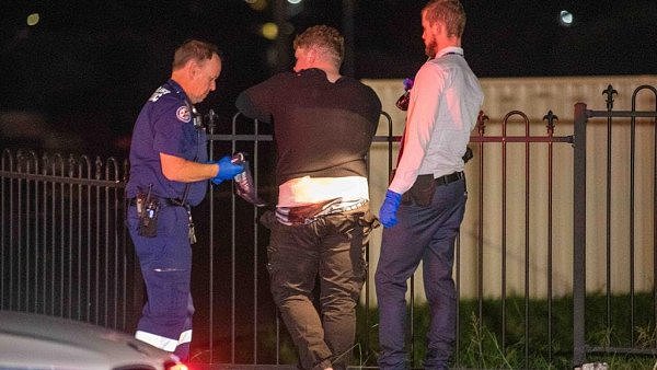 悉尼火车站发生持刀伤人案！3人被捅，满地是血！3名嫌犯被捕（组图） - 3