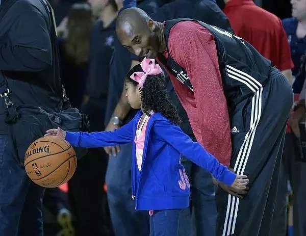 噩耗！NBA巨星科比不幸去世，那个凌晨四点练球的身影，我们再也看不到了....（组图） - 19