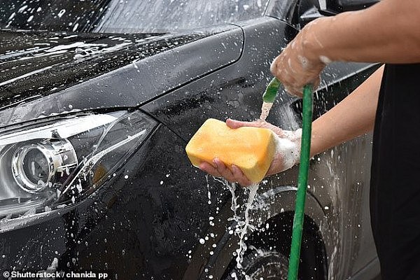 24061910-7945147-Motorists_are_not_allowed_to_clean_their_cars_with_a_hose_under_-a-4_1580349506056.jpg,0
