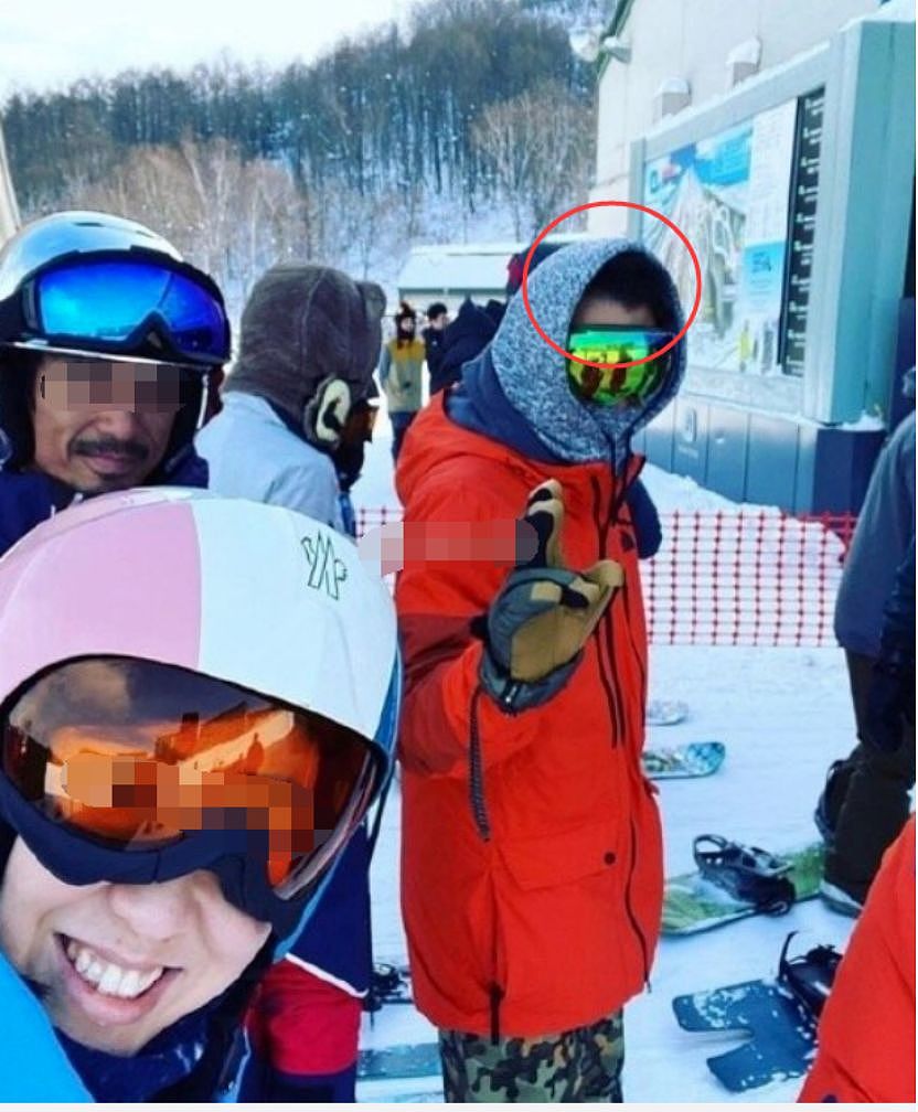 王菲谢霆锋日本滑雪过年，遮住全脸辨认全靠发际线？（组图） - 3