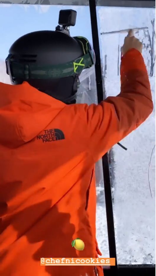 王菲谢霆锋日本滑雪过年，遮住全脸辨认全靠发际线？（组图） - 13