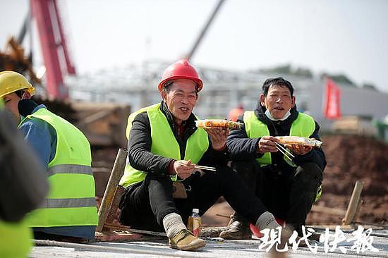 “宇宙最拼工地”火神山 口头禅就俩字:快点（视频/组图） - 3