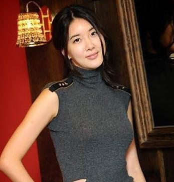 35岁韩国女星自曝曾被富商看上，怒拒包养诱惑，反骂中间商：滚开
