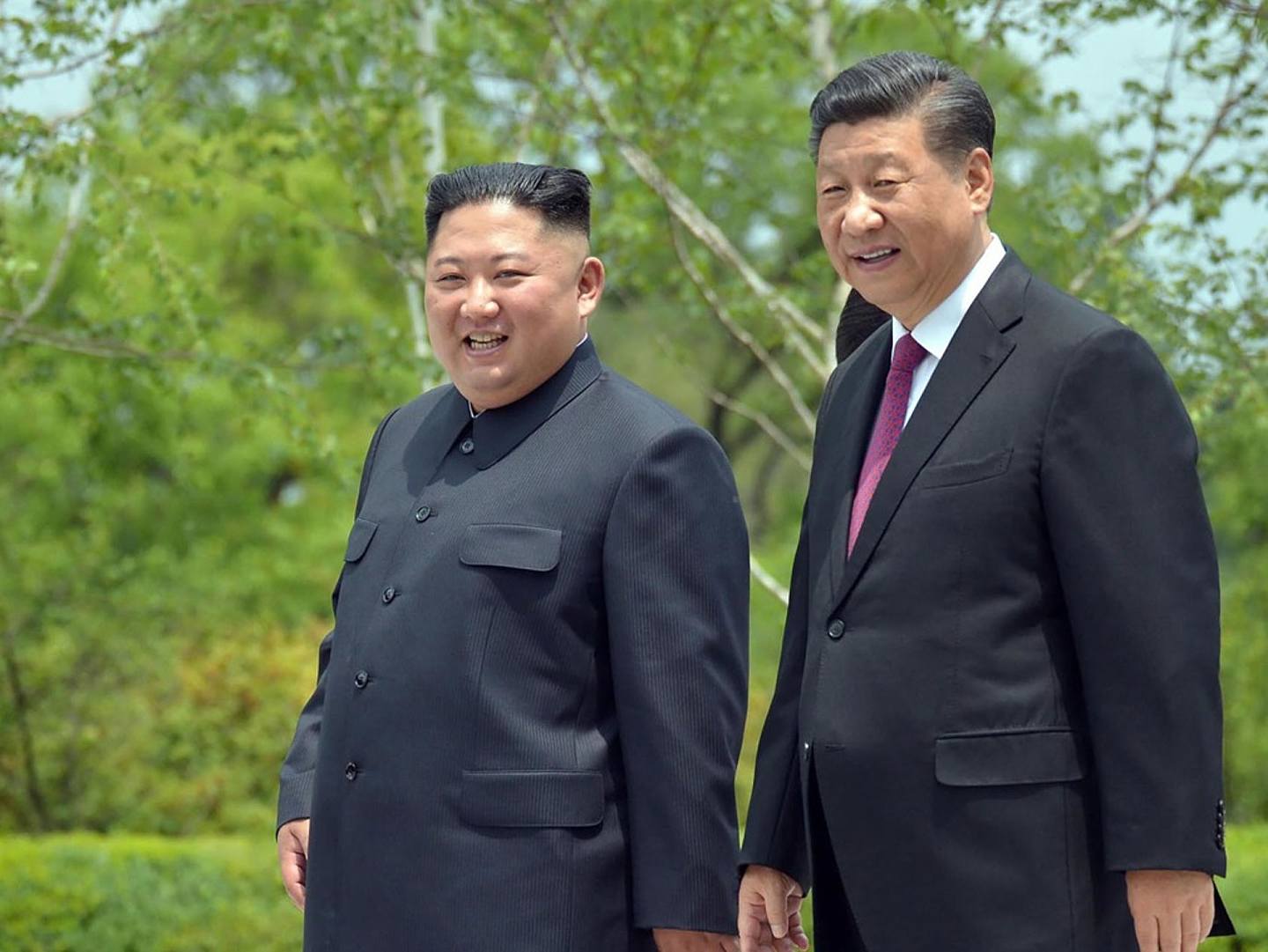 中朝关系近年来迅速升温，金正恩多次访华，而习近平也实现了对朝鲜的回访。 图为2019年6月21日，朝中社公布习近平访朝画面。 （AP）