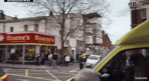 突发！伦敦街头恐怖袭击，全程被拍，多人遭刀捅伤，嫌犯当场被毙！（视频/组图） - 5