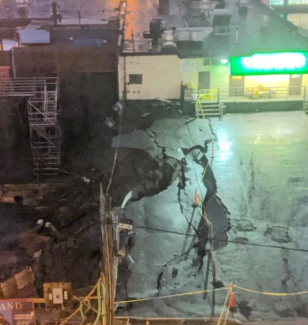 暴雨后的温哥华: 手机中断 道路塌陷 几百人被困（组图） - 21