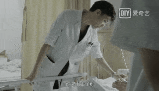 纪录片《中国医生》的90后小哥刷屏，又帅又温柔还是博士后：现实版江直树，绝了！ - 9