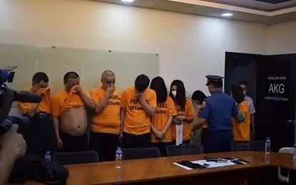 八名中国人在菲律宾绑架同胞被捕 警方怀疑是“随机”选择绑架对象（组图） - 1