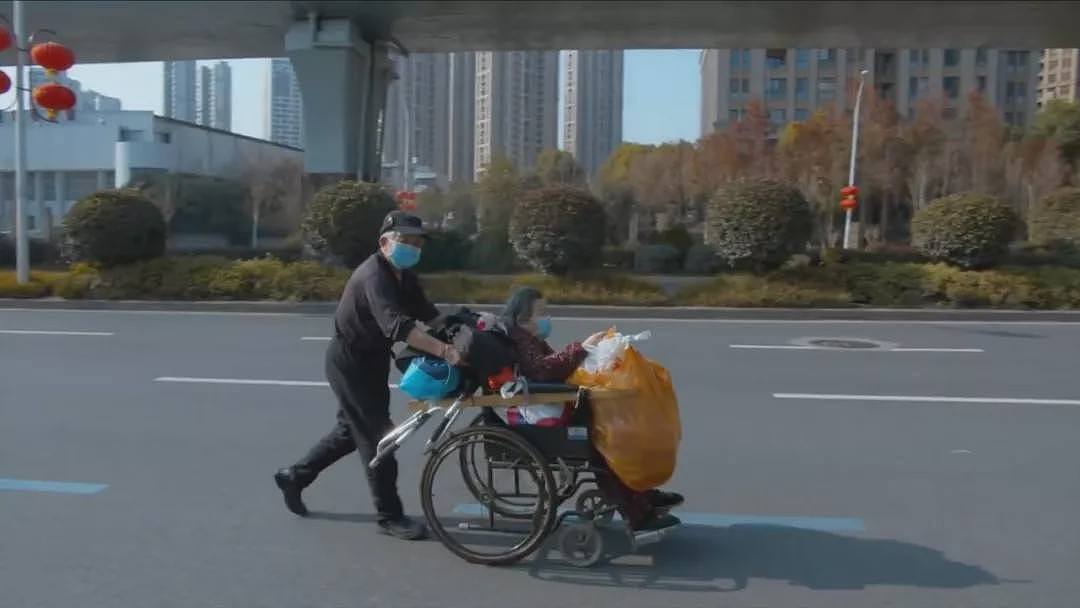一个视频博主眼中的武汉：时不时有急救车疾驰而过（视频/组图） - 3