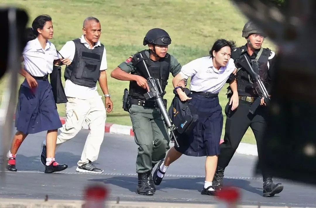 泰国大规模无差别枪击已致27死57伤，2名中国公民脱险！（组图） - 8
