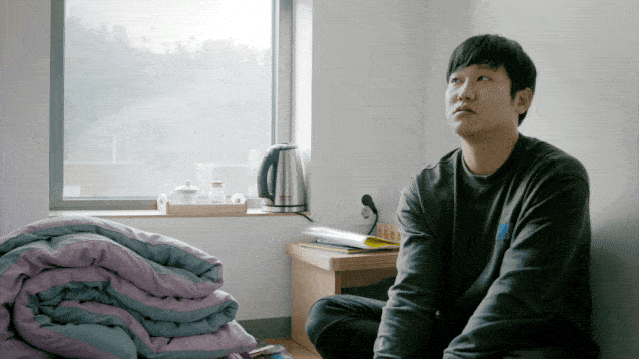 韩国年轻人甘愿花钱被关：坐牢才是最自由的（视频/组图） - 24