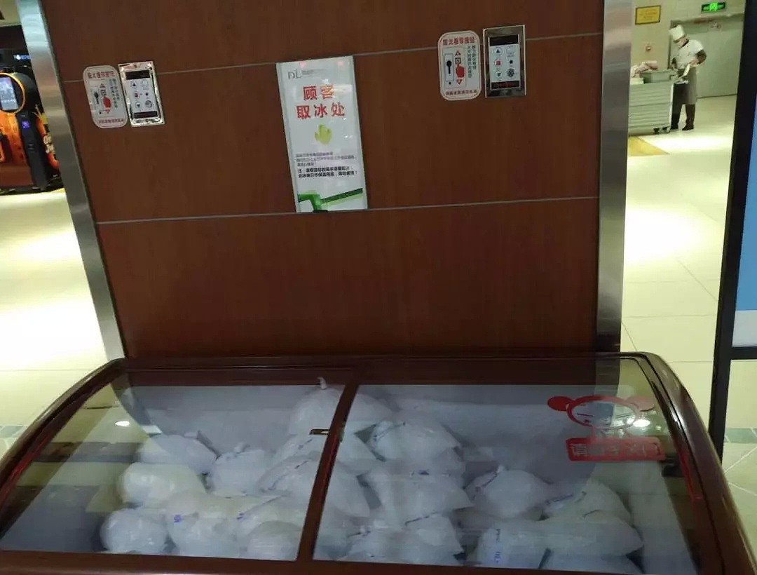 疫情汹涌，还有人冒着“生命危险”排百米长队！中国最“变态”超市，太TM强了...（组图） - 20