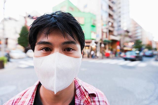 我在海外上学，戴不戴口罩成了我每天最纠结的事