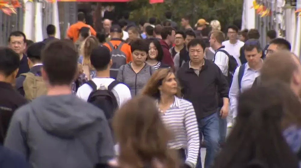 禁令发酵，澳移民局停发中国学生签证！疫情加剧种族主义，澳总理力挺华人 - 7