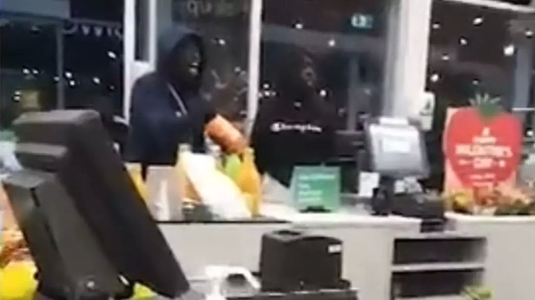 惊魂一幕！非裔团伙袭击墨尔本东南超市，入室、偷车，治安太乱 - 3