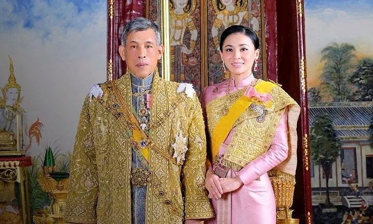 泰国总理出席枪击遇难者葬礼！国王、王后发表公告悼念（组图） - 7