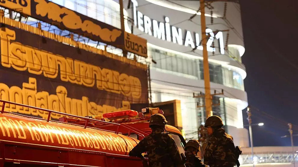 绝望17小时，一个在市中心疯狂屠杀平民的泰国士兵！（组图） - 26