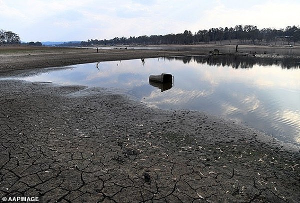 “愚蠢！”澳小镇几近“无水可用”，韩森怒批当地议会的决定，要求中国公司停止开采水资源（视频/组图） - 1