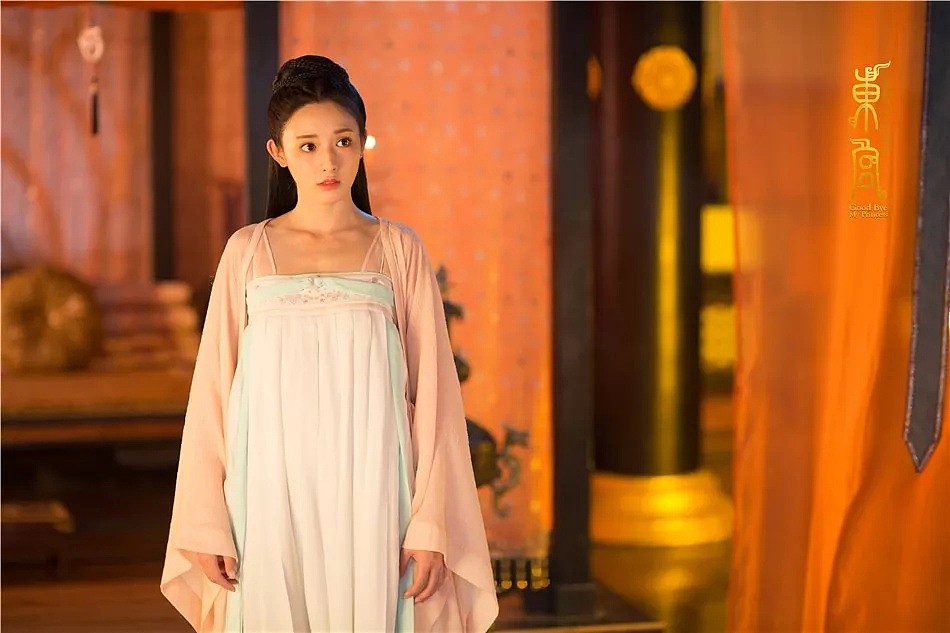 【美女】她戴7年牙套换头成Angelababy，从主持人逆袭成最美太子妃...（组图） - 21