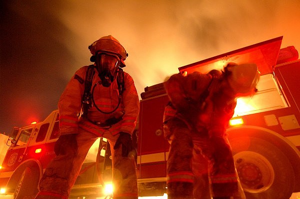 Firefighters_in_Iraq.JPG,0