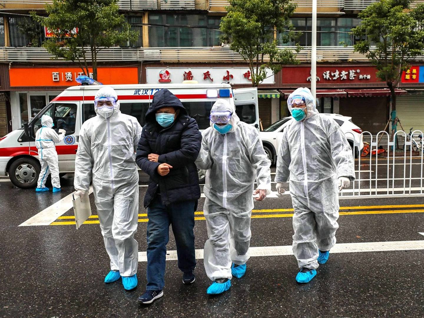 新型冠状病毒肺炎疫情还在持续发酵，中国不少店铺和企业因此而延迟了开工日期。（AP）