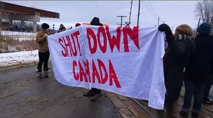 “关掉加拿大！”游行再升级，温哥华枢纽被堵，油价狂涨！全国暴动，连边境都…（组图） - 16
