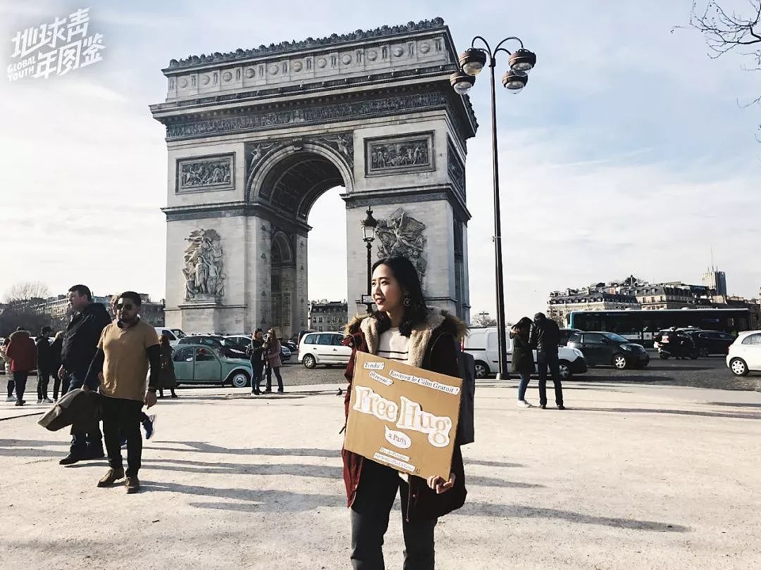 “我不是病毒！” 中国美女在巴黎遭误解歧视 街头发起Free Hug活动（组图） - 11