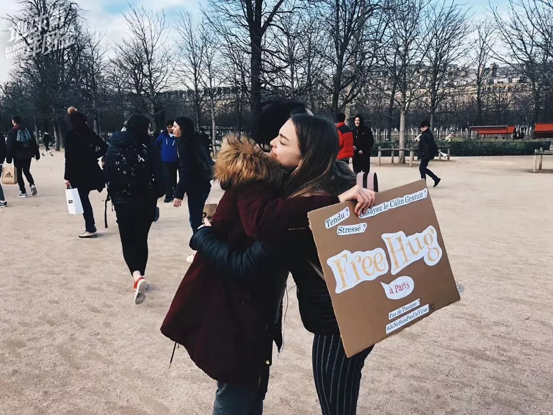 “我不是病毒！” 中国美女在巴黎遭误解歧视 街头发起Free Hug活动（组图） - 17