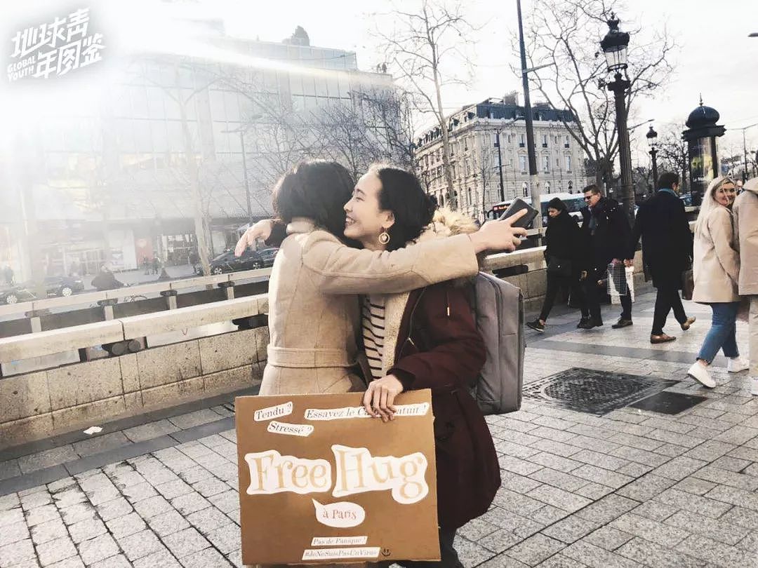 “我不是病毒！” 中国美女在巴黎遭误解歧视 街头发起Free Hug活动（组图） - 18