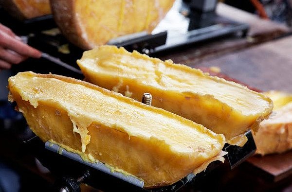 loluk-bistro-raclette-cheese-night.jpg,0