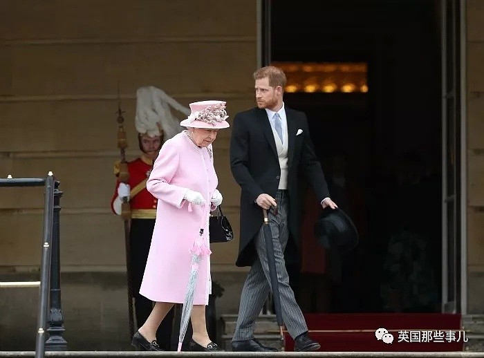 英国女王终于发话：禁止哈里梅根用王室名义赚钱，没门！（组图） - 11