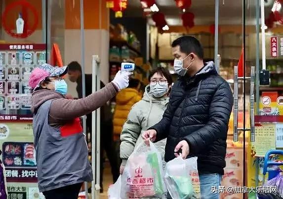 留在疫区的加拿大冰球教练：武汉街头的呐喊声震撼了我