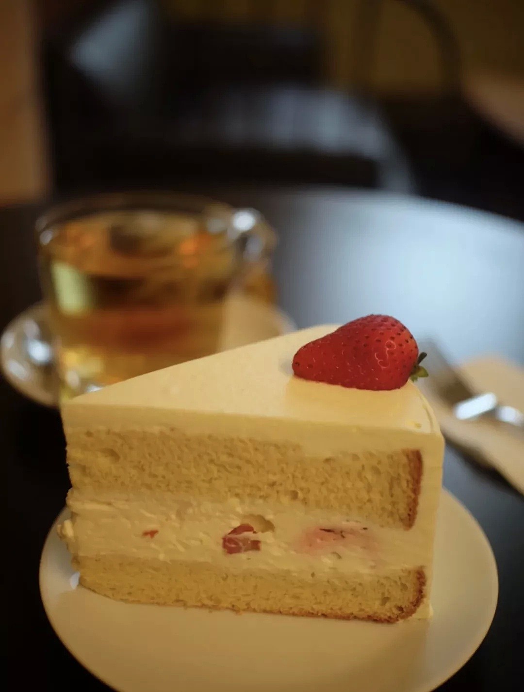 探店|宫崎骏的日漫蛋糕！厚度高达9cm，大口咬下去还有超大颗草莓！ - 4
