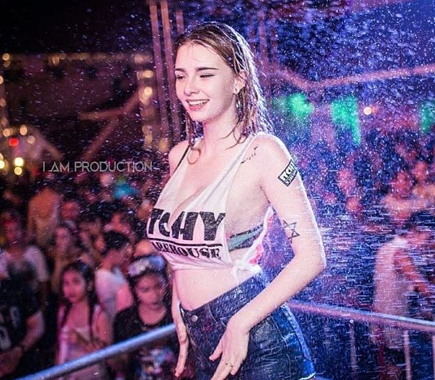 【美女】泰国人造网红模特太过性感，谁能抵得过这样的肉体诱惑？（组图） - 24