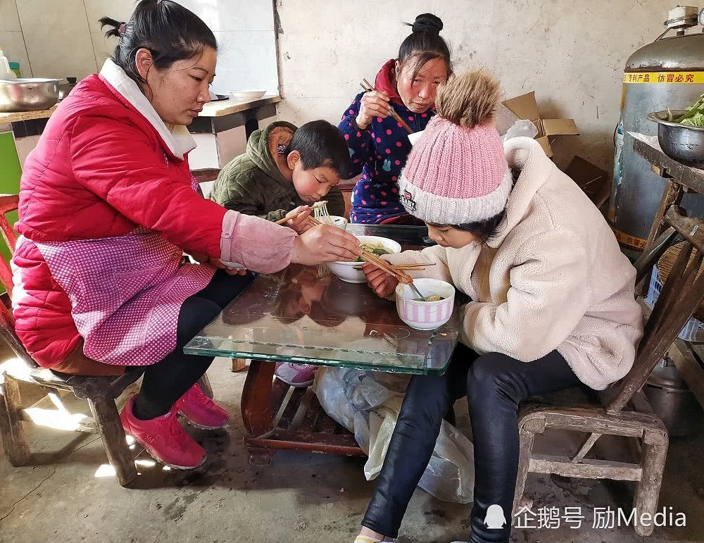 12岁中国女孩因“疫”断药病情加重，父亲：这药不治肺炎，别抢了！（组图） - 3