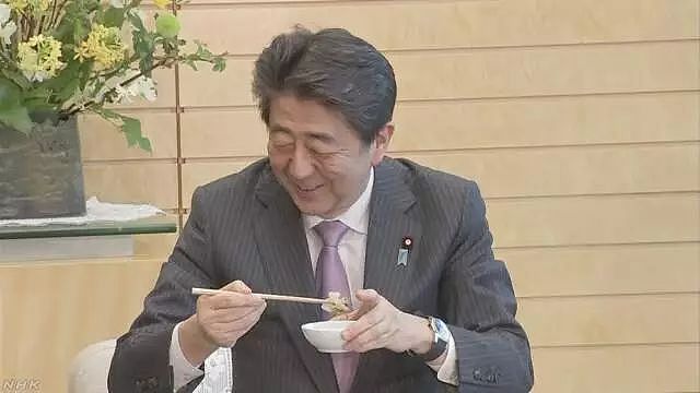 不去抗疫去喝酒 日本环境大臣说20次反省拒道歉（组图） - 3