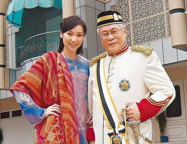 TVB“八婆”闪婚！曾插足视后恋情引发骂战，自曝19岁车X、5段同性恋情…（视频/组图） - 4