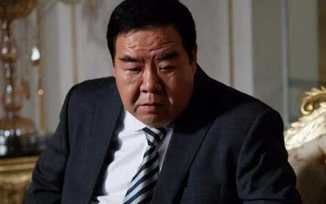 年近古稀玩命拍戏为妻治病，捉襟见肘仍为武汉捐钱50万！无人比他更有情有义（组图） - 1