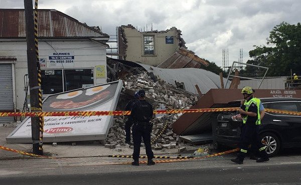 突发！悉尼内西区房屋垮塌，至少两辆小车被压，周边道路封闭！（组图） - 6