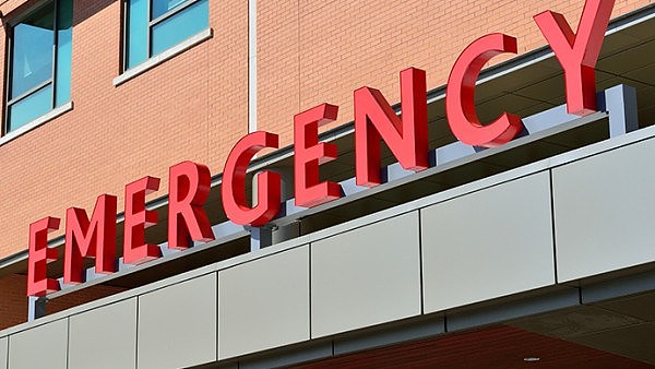 emergency-hospital-sign-via-pexels.jpg,0