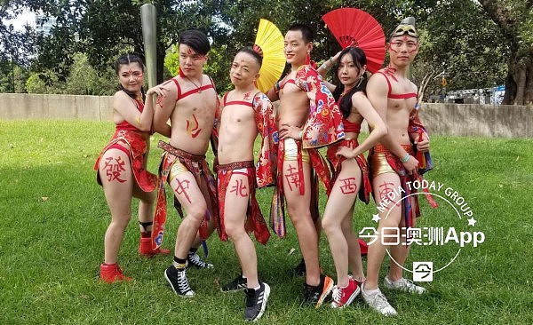 悉尼今夜彩虹色！同性恋大游行数十万人狂欢，华人方阵惊艳亮相！（视频/组图） - 50