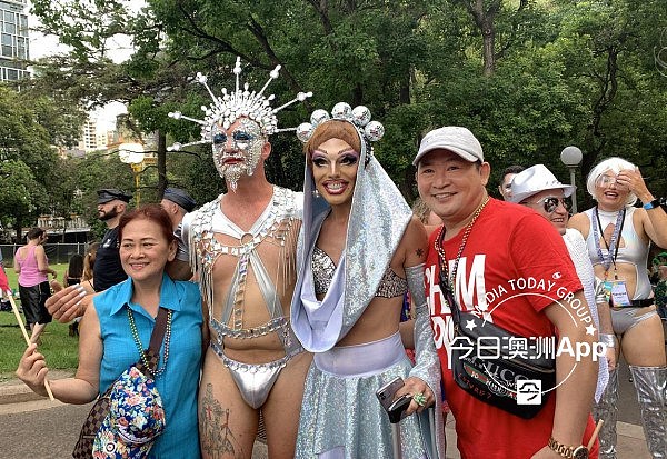 悉尼今夜彩虹色！同性恋大游行数十万人狂欢，华人方阵惊艳亮相！（视频/组图） - 35