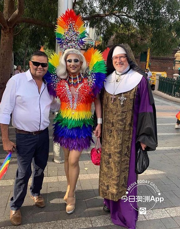 悉尼今夜彩虹色！同性恋大游行数十万人狂欢，华人方阵惊艳亮相！（视频/组图） - 34