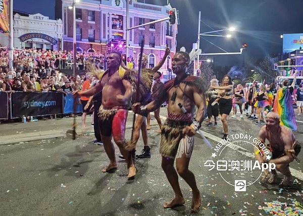 悉尼今夜彩虹色！同性恋大游行数十万人狂欢，华人方阵惊艳亮相！（视频/组图） - 18